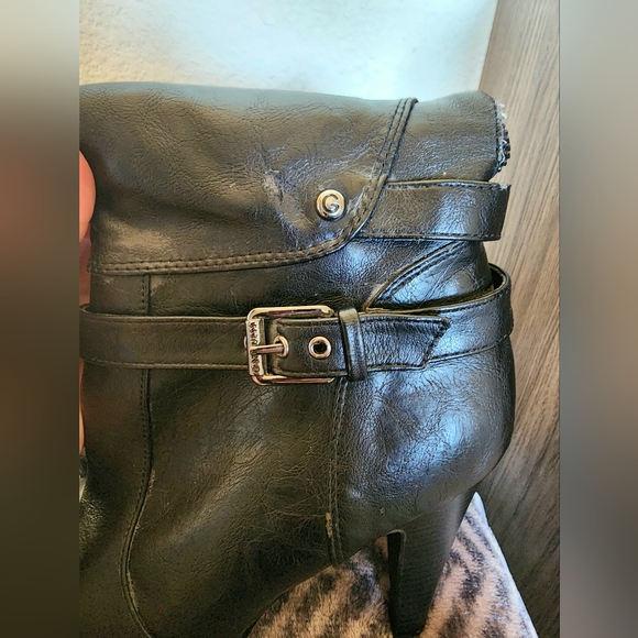 Guess Knee Height Black Leather Platform Boots - Picture 7 of 8